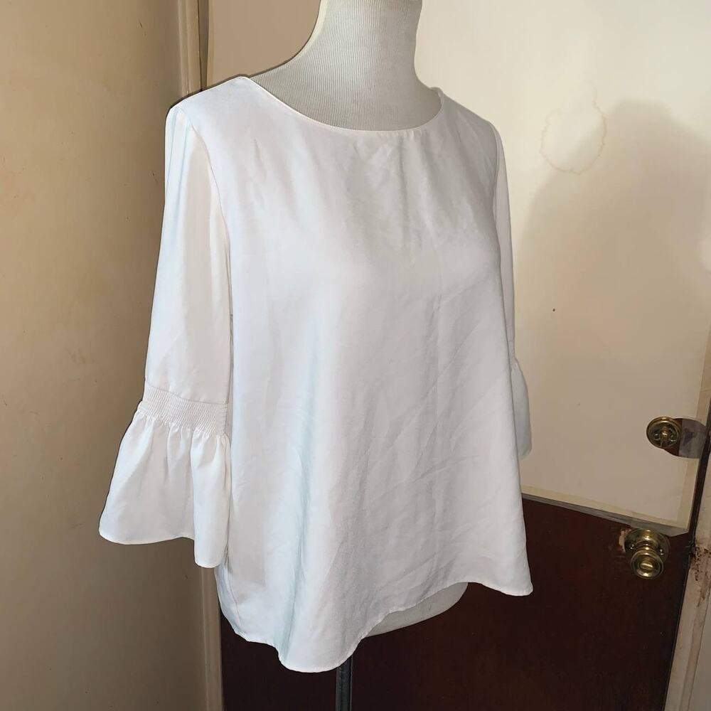 Ann Taylor Factory women’s white bell sleeve top size L large NOWT